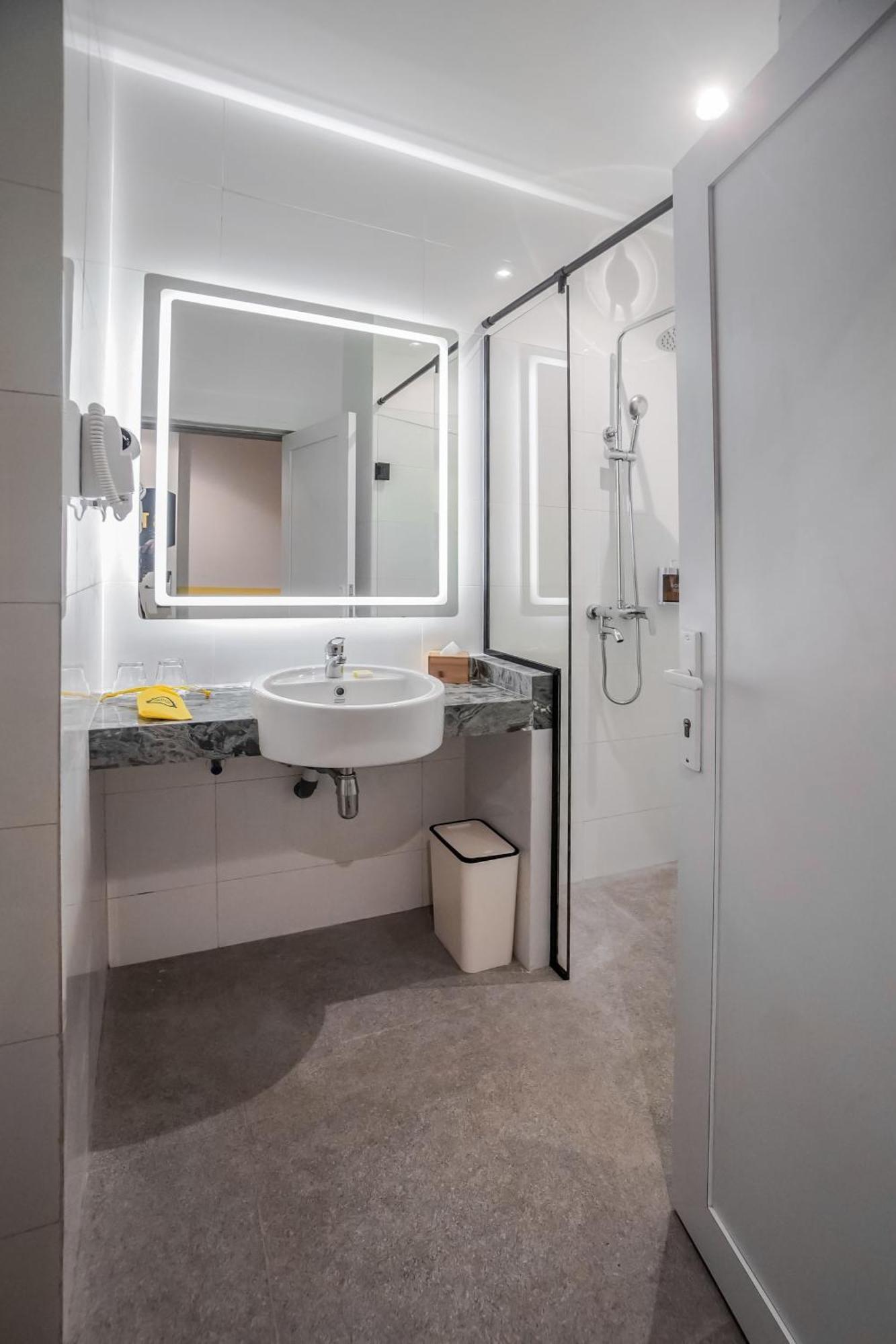 Yello Hotel Harbour Bay Nagoya Kültér fotó